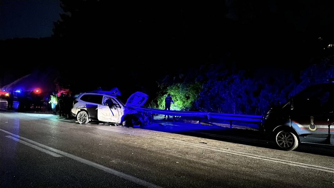 Karayolu savaş alanına döndü! 4 ölü, 11 yaralı 2